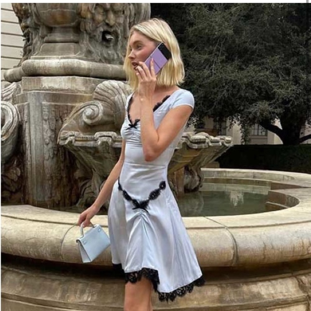 ISO: orseund iris darling Dress in size M!!
